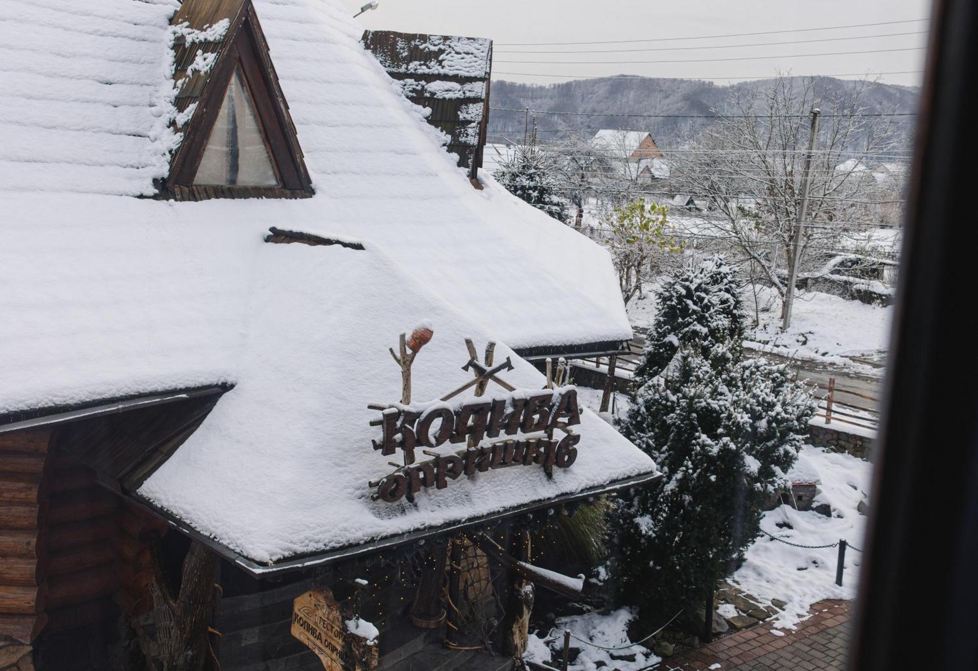 Kolyba Opryshkiv Hotel Nizhneye Selishche Exterior photo