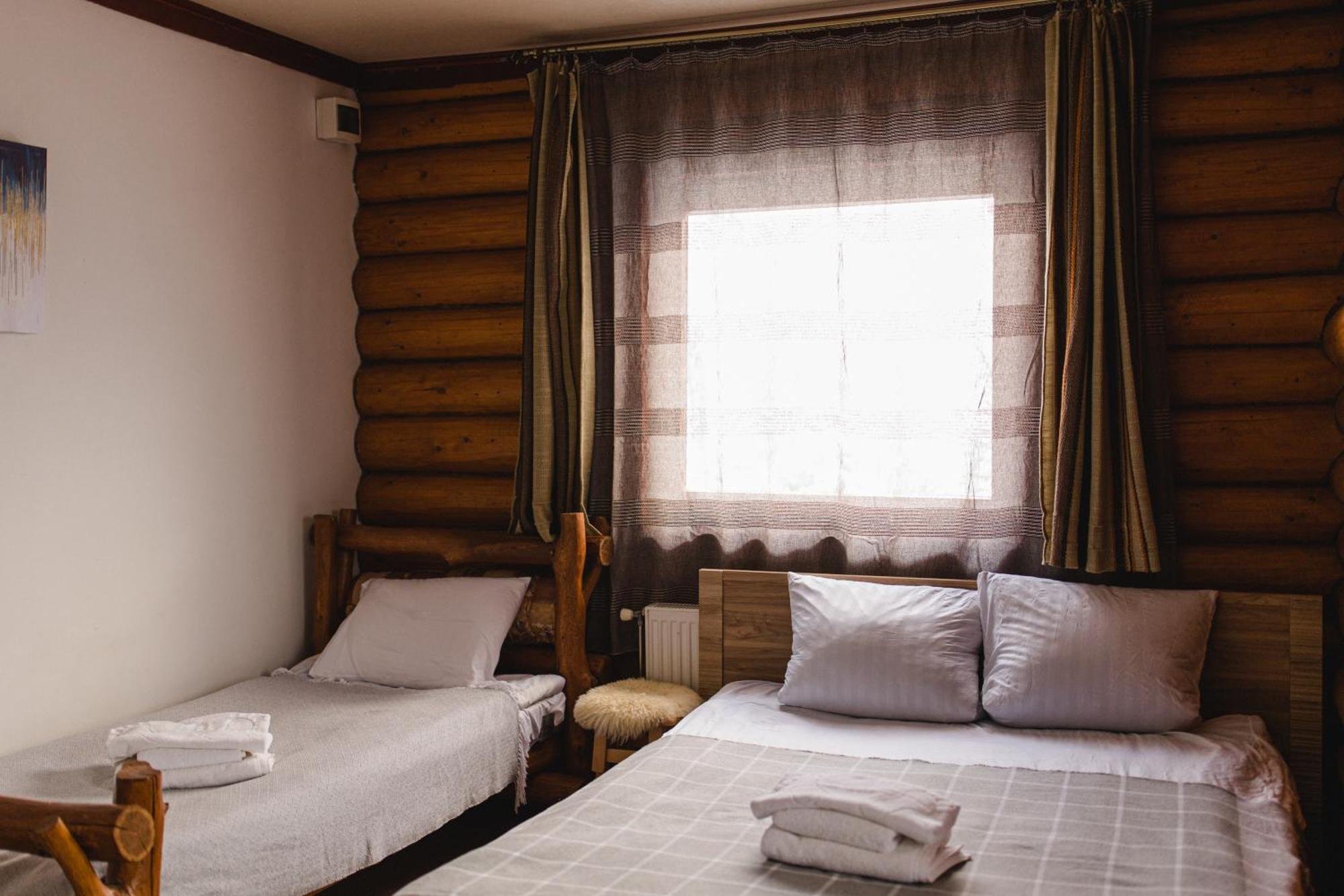 Kolyba Opryshkiv Hotel Nizhneye Selishche Exterior photo